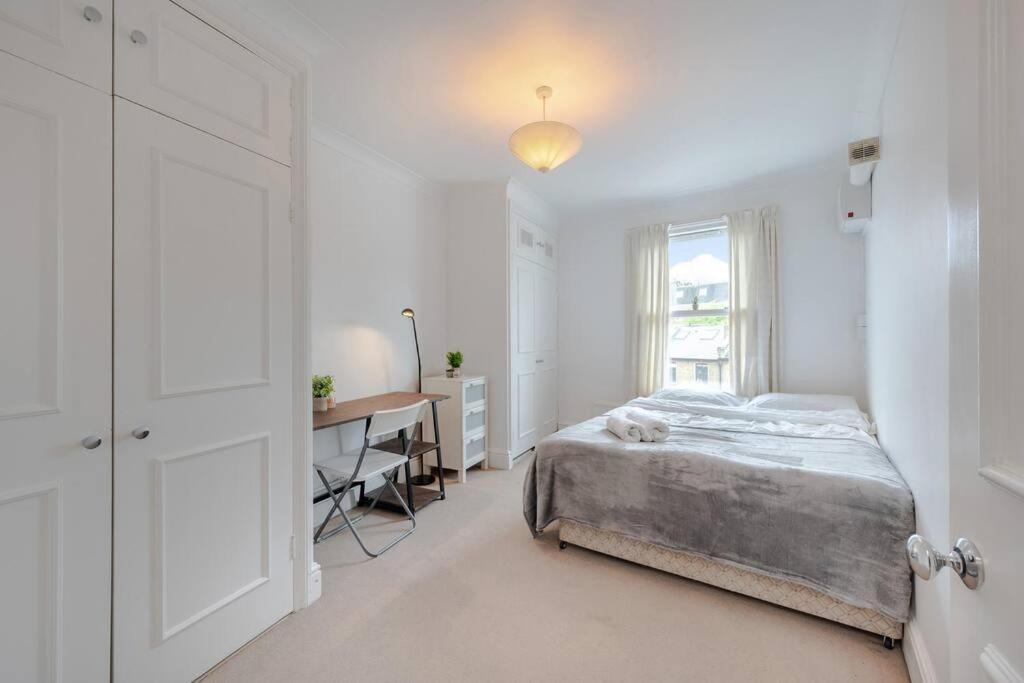 ロンドンCosy 2 Bed In Kensington Olympiaアパートメント エクステリア 写真