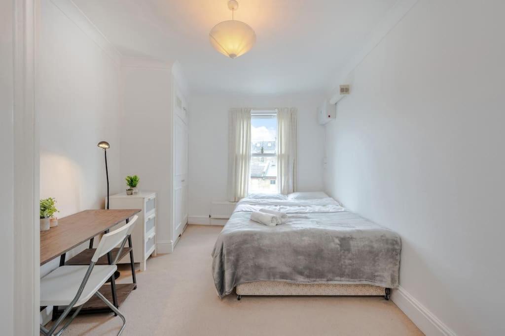 ロンドンCosy 2 Bed In Kensington Olympiaアパートメント エクステリア 写真